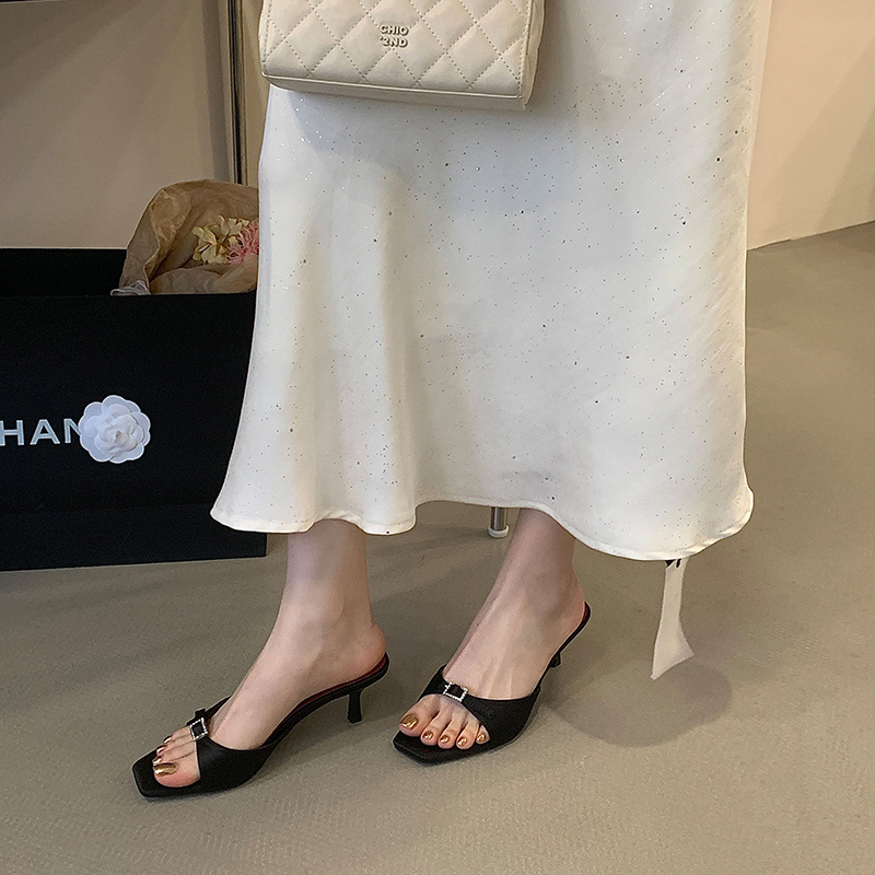 2026 Summer French Style Elegant Thin Heel Sandals Fashion Square Toe Rhinestone Buckle Decoration Satin Open Toe Women's Shoes