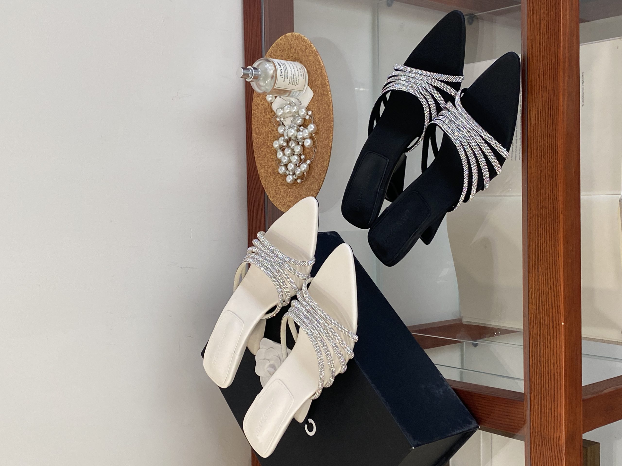 1780805604359_QgLwYH.jpg 2026 Summer French Rhinestone Pointed Toe Wedge Heel Slippers for Women - Beige White Black